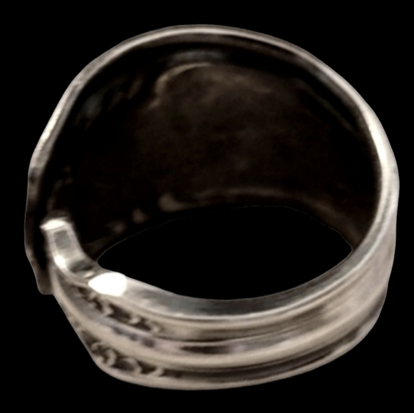 Beautiful Victorian Hand Forged Spoon Ring Size 11 - Picture 3 of 3